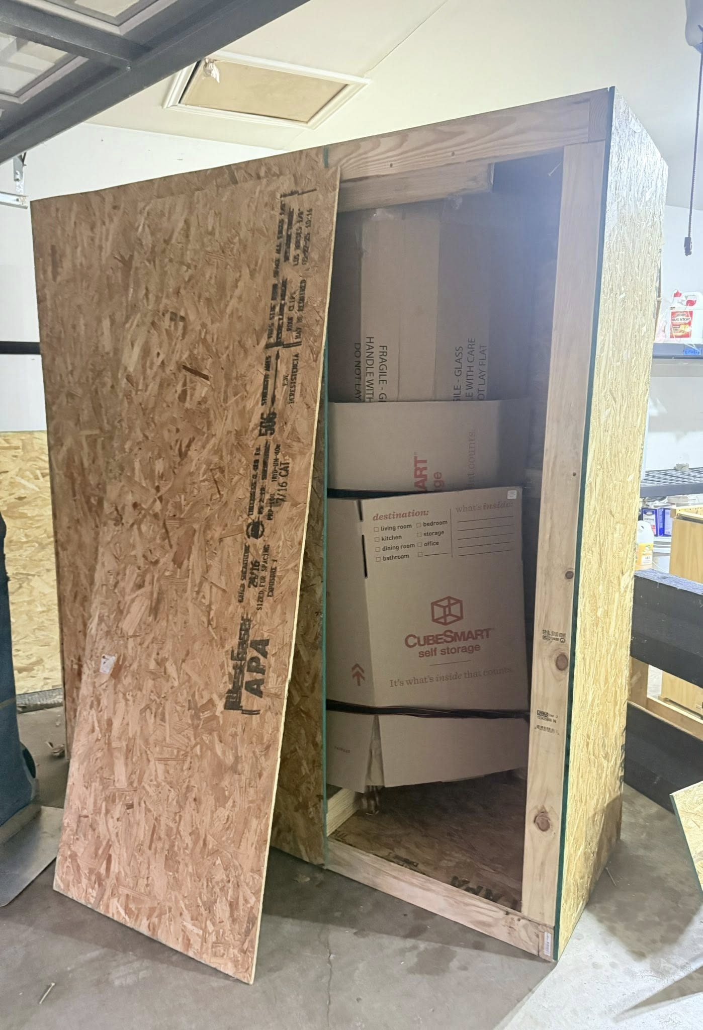 Household goods loaded into a storage crate by movers in Dallas Fort Worth